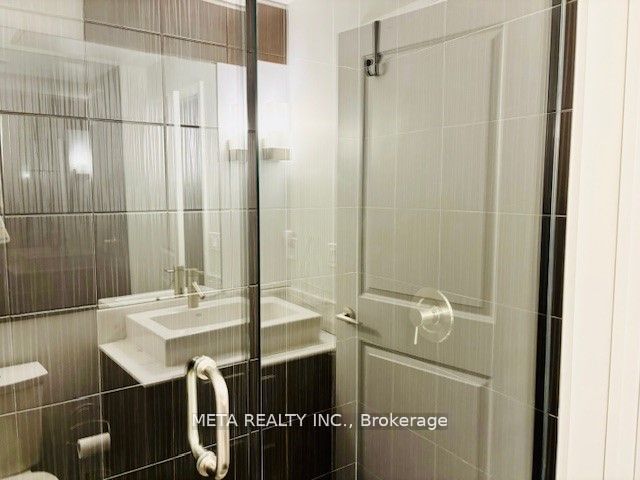 1709 - 8 Mercer St