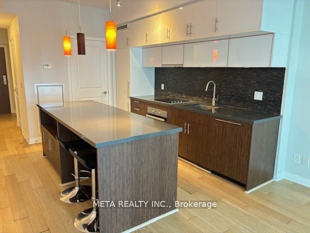 1709 - 8 Mercer St