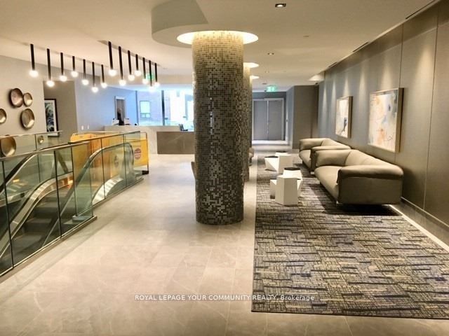 302 - 50 Wellesley St E