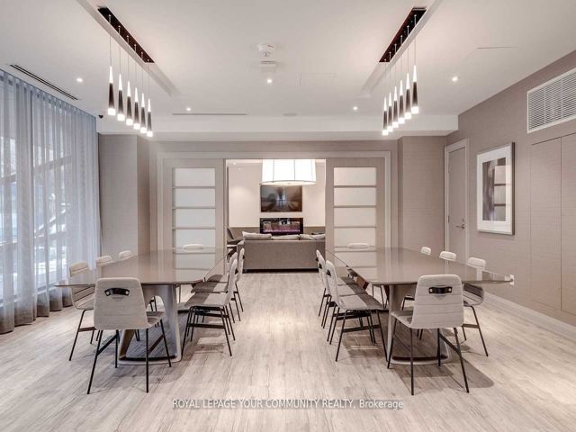 302 - 50 Wellesley St E