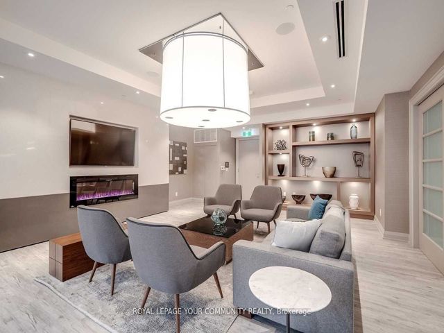 302 - 50 Wellesley St E