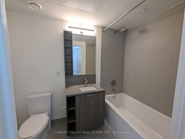 2718 - 19 Western Battery Rd