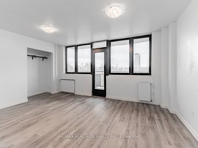 708 - 25 Bedford Rd