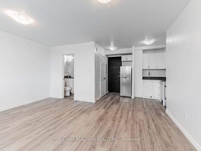 708 - 25 Bedford Rd