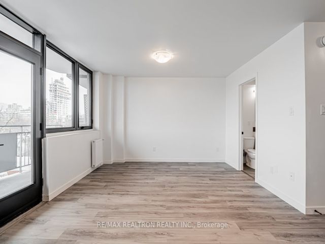 708 - 25 Bedford Rd