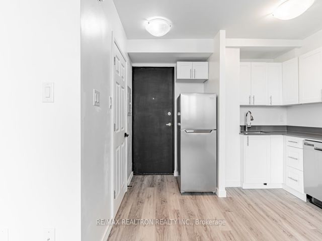 708 - 25 Bedford Rd
