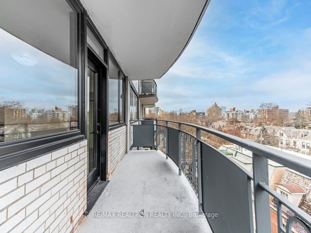 708 - 25 Bedford Rd