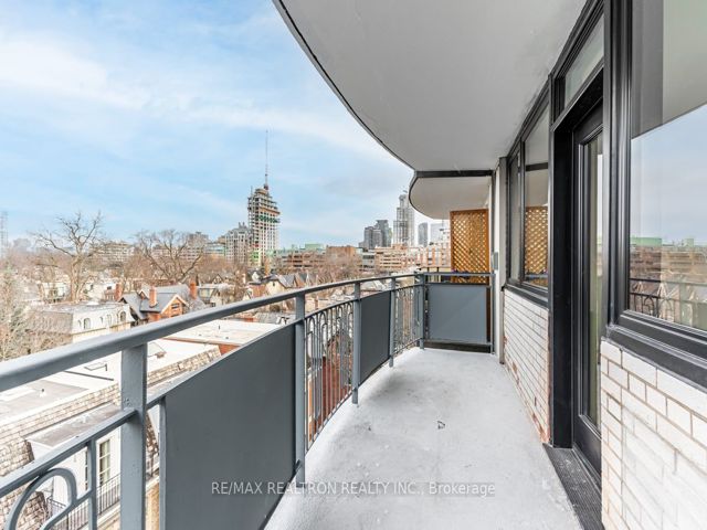 708 - 25 Bedford Rd