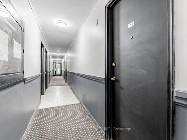 708 - 25 Bedford Rd