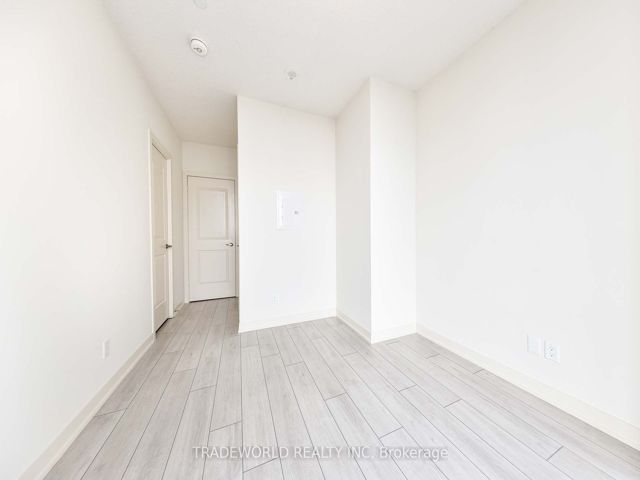 3219 - 4955 yonge St
