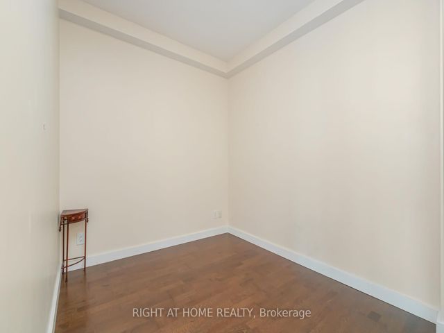 2005 - 33 Mill St