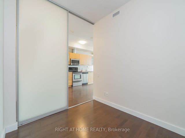 2005 - 33 Mill St