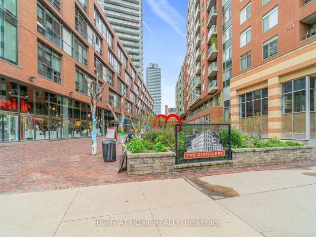 2005 - 33 Mill St
