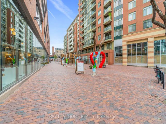 2005 - 33 Mill St