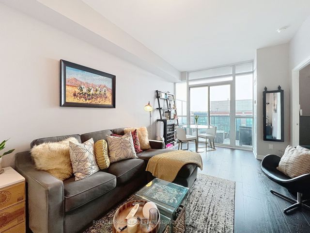 1010 - 525 Wilson Ave