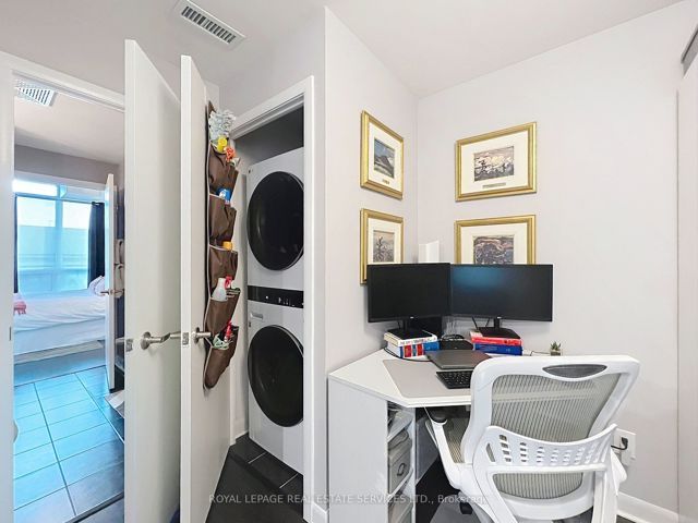 1010 - 525 Wilson Ave