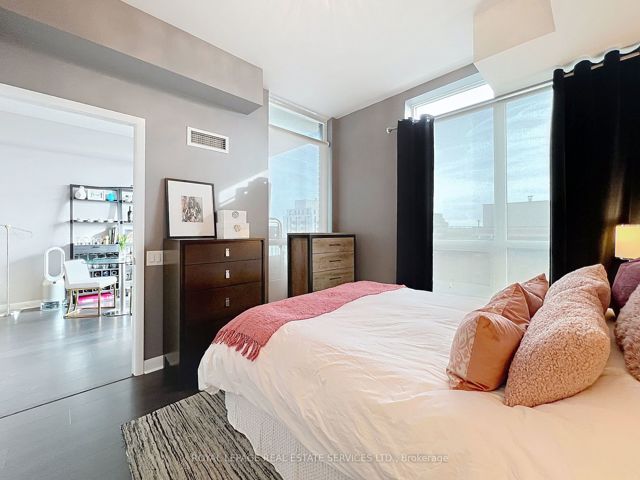 1010 - 525 Wilson Ave