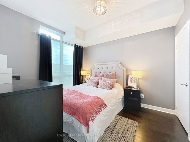 1010 - 525 Wilson Ave