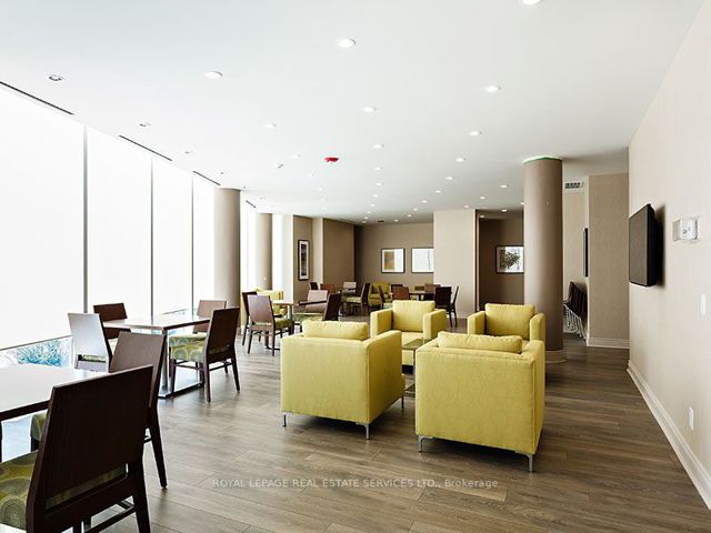 1010 - 525 Wilson Ave