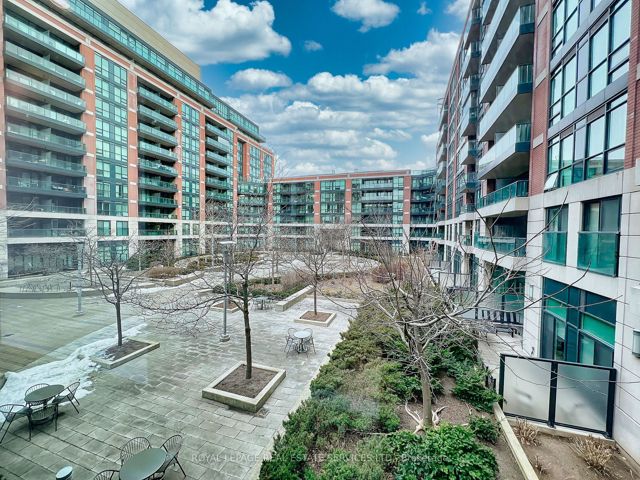 1010 - 525 Wilson Ave