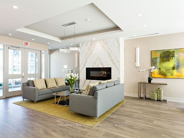 1010 - 525 Wilson Ave