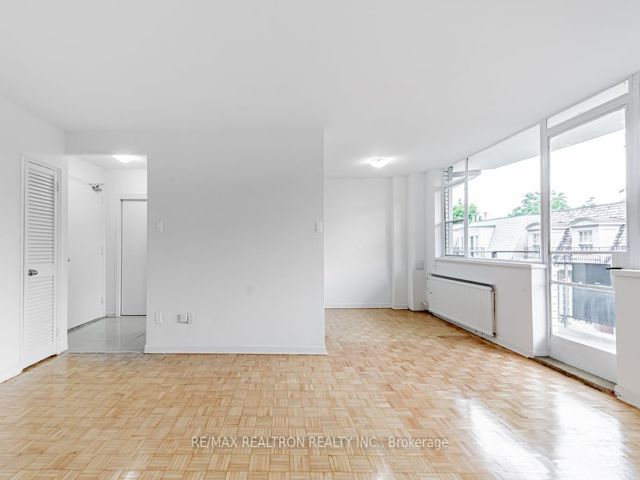 205 - 25 Bedford Rd