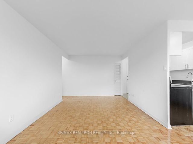 205 - 25 Bedford Rd