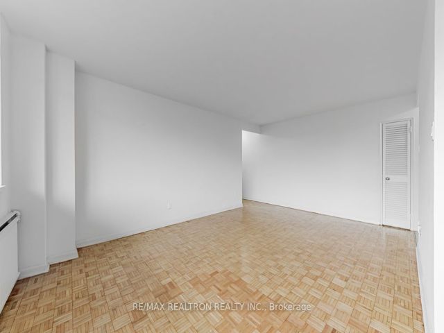 205 - 25 Bedford Rd