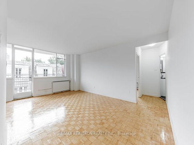 205 - 25 Bedford Rd
