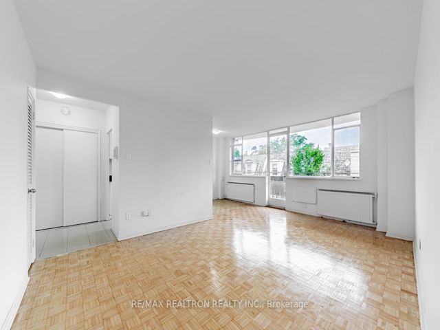 205 - 25 Bedford Rd