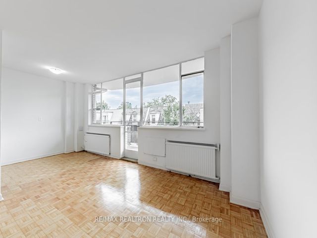 205 - 25 Bedford Rd