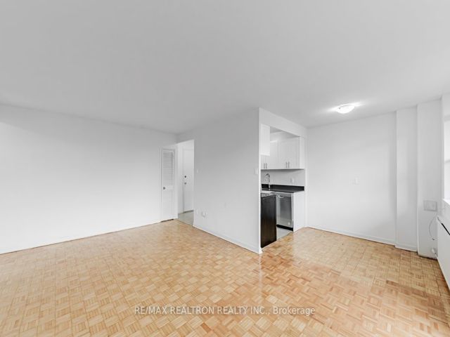 205 - 25 Bedford Rd