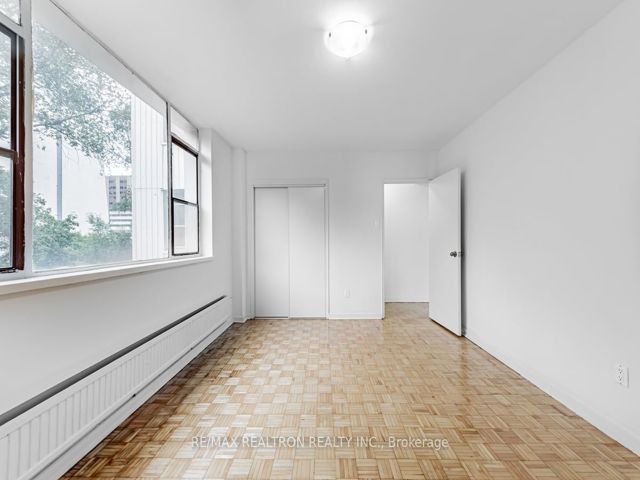 205 - 25 Bedford Rd