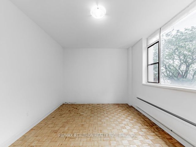 205 - 25 Bedford Rd
