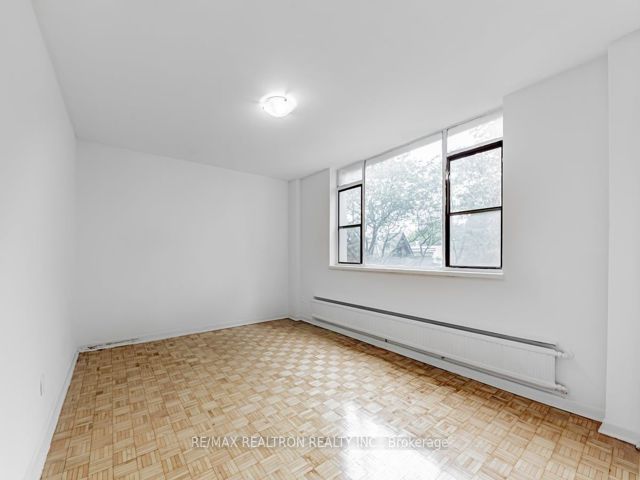 205 - 25 Bedford Rd
