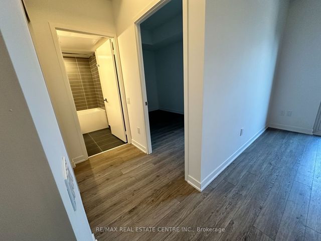 837 - 500 Wilson Ave