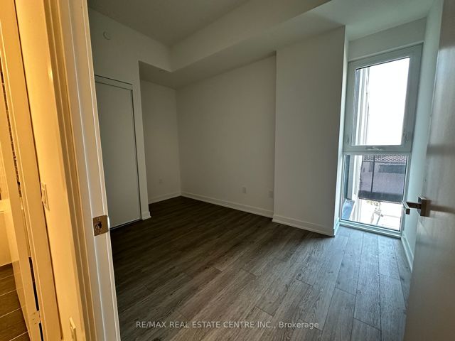 837 - 500 Wilson Ave