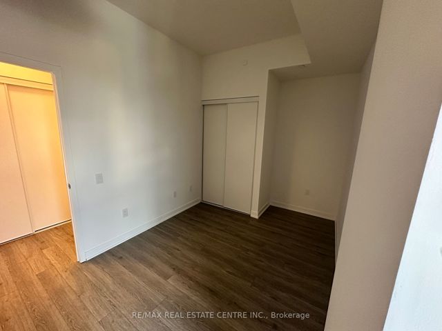 837 - 500 Wilson Ave