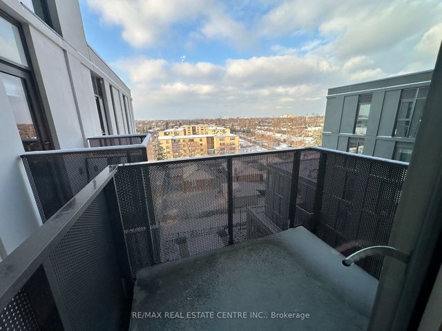 837 - 500 Wilson Ave