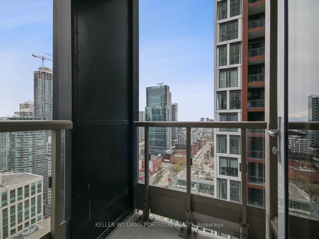 2610 - 35 Mercer St