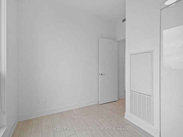 2610 - 35 Mercer St