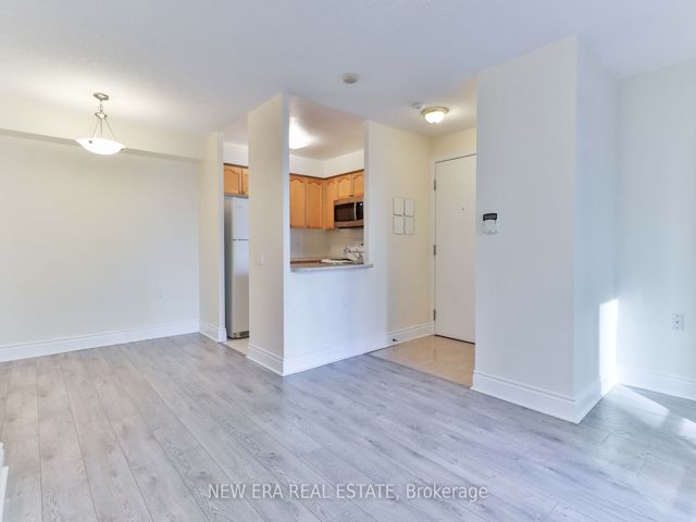 313 - 21 Hillcrest Ave