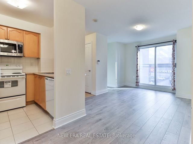 313 - 21 Hillcrest Ave