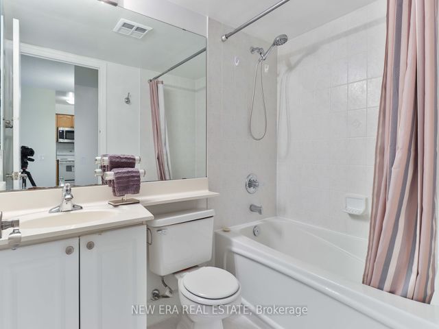 313 - 21 Hillcrest Ave