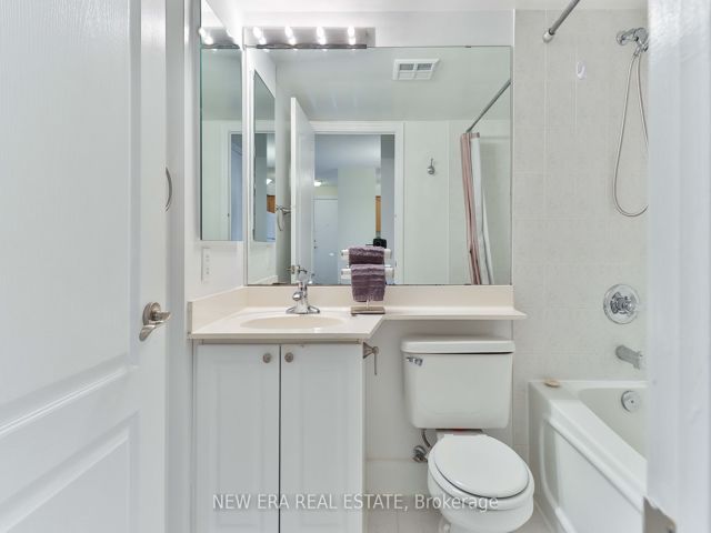 313 - 21 Hillcrest Ave