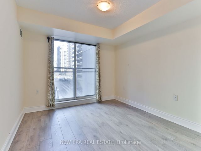313 - 21 Hillcrest Ave