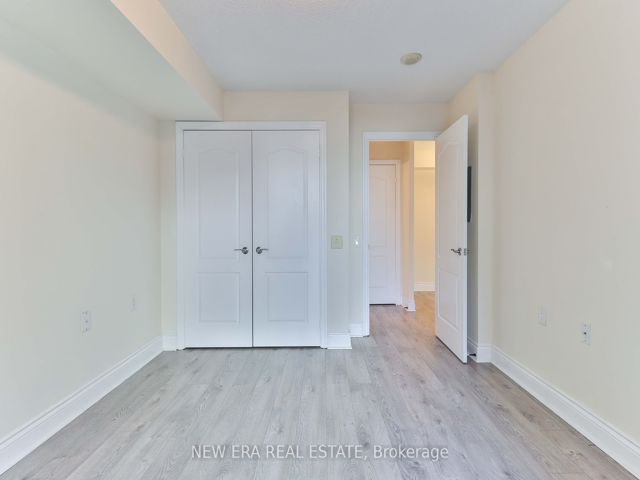 313 - 21 Hillcrest Ave