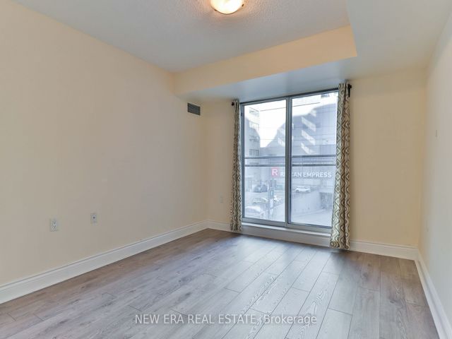 313 - 21 Hillcrest Ave