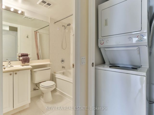 313 - 21 Hillcrest Ave