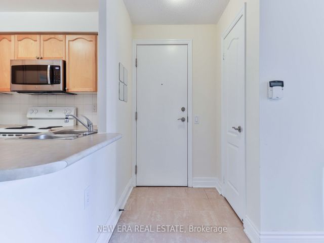 313 - 21 Hillcrest Ave